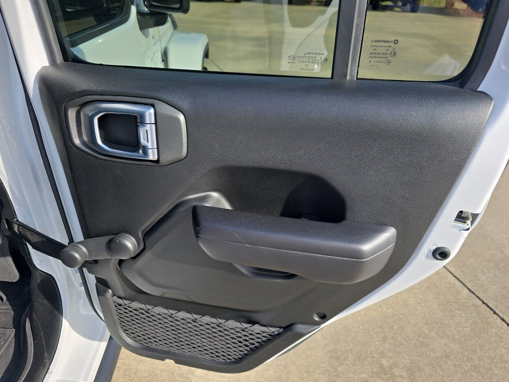 Used 2022 Jeep Gladiator Sport image 23