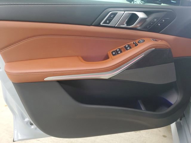 Used 2025 BMW X5 sDrive40i w/ Executive Package image 14