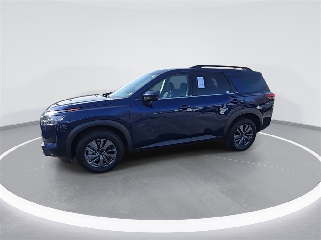 Certified 2024 Nissan Pathfinder SV image 4