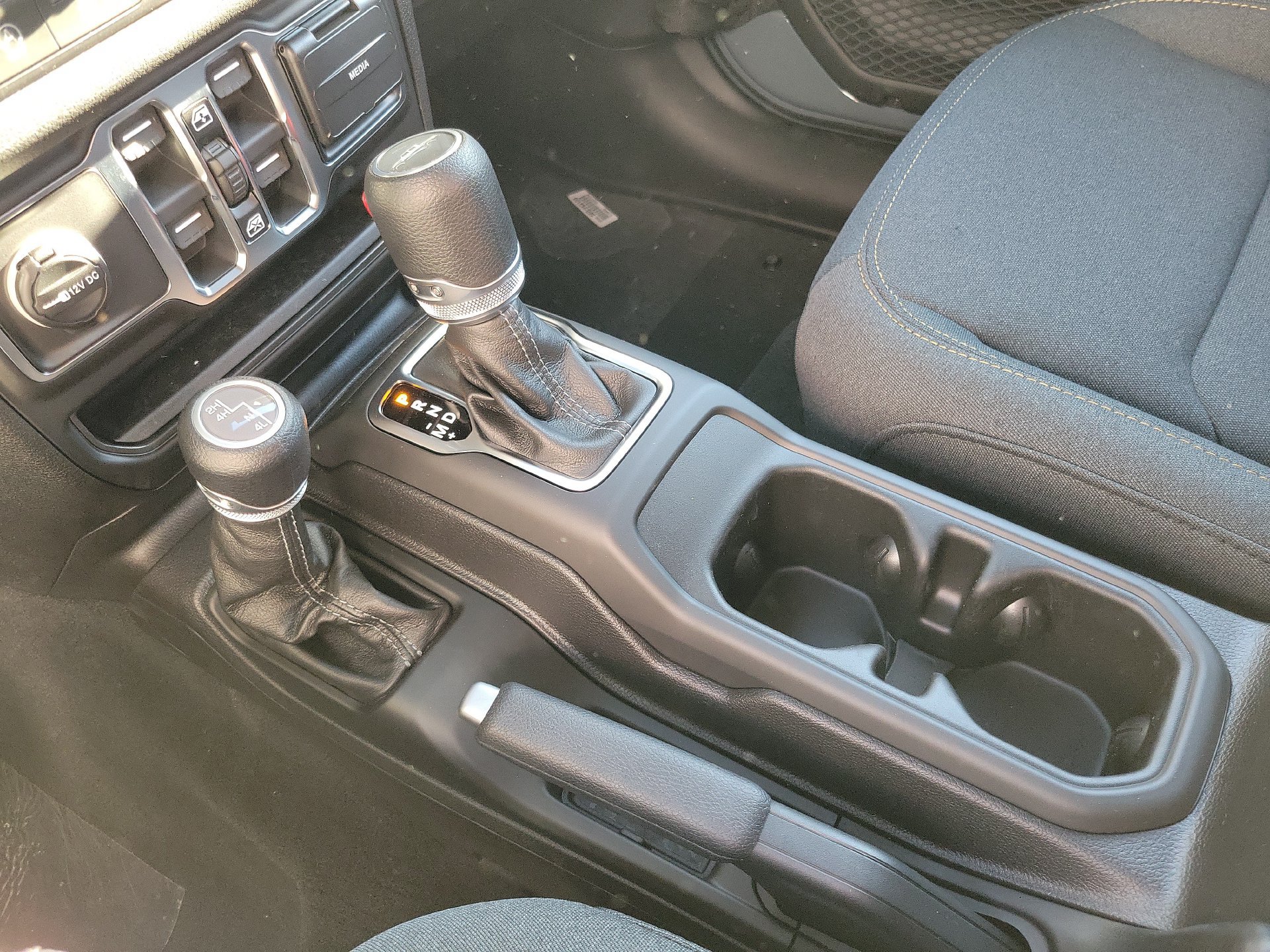 New 2026 Jeep Gladiator Sport AWD/4WD image 12