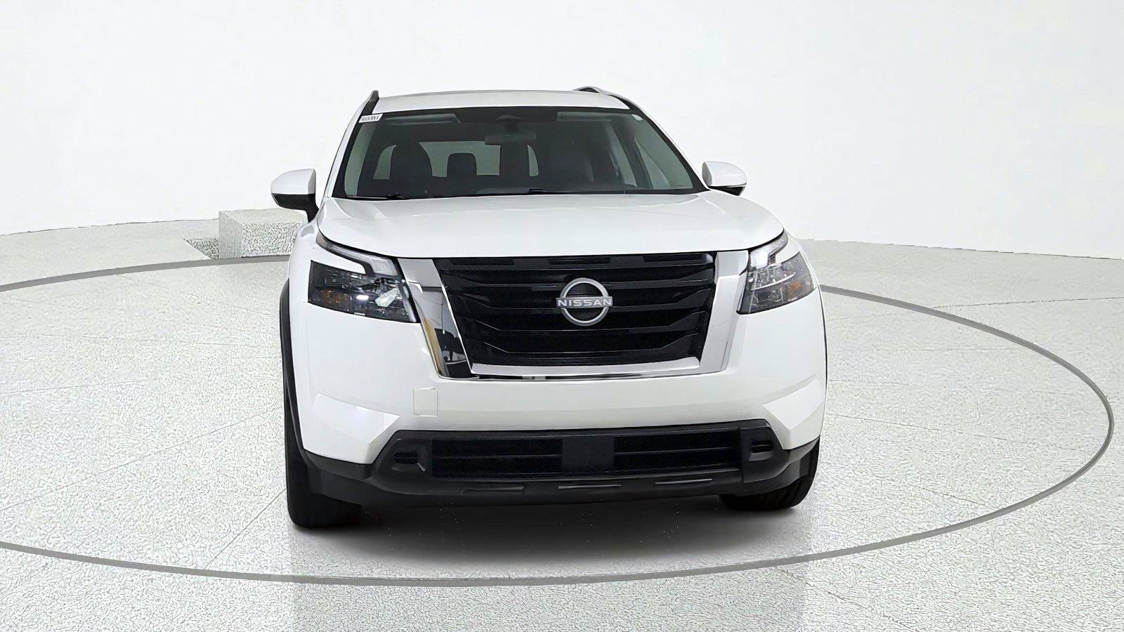 Certified 2025 Nissan Pathfinder SV FWD image 2