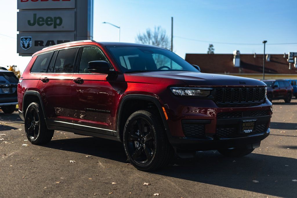 New 2025 Jeep Grand Cherokee L Altitude image 6