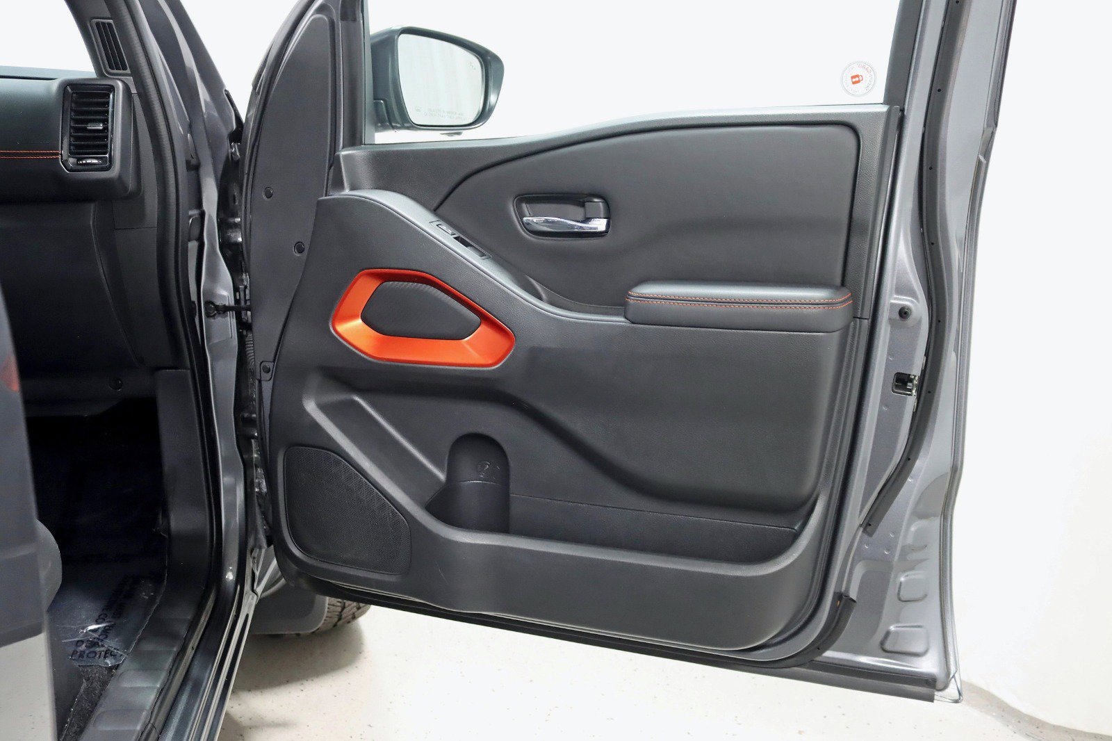 Used 2022 Nissan Frontier PRO-4X AWD/4WD image 32