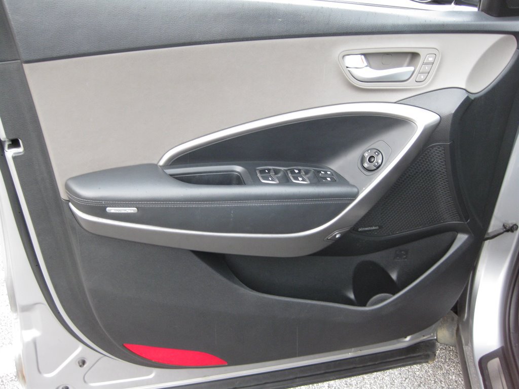Used 2015 Hyundai Santa Fe GLS w/ Option Group 03 FWD image 13