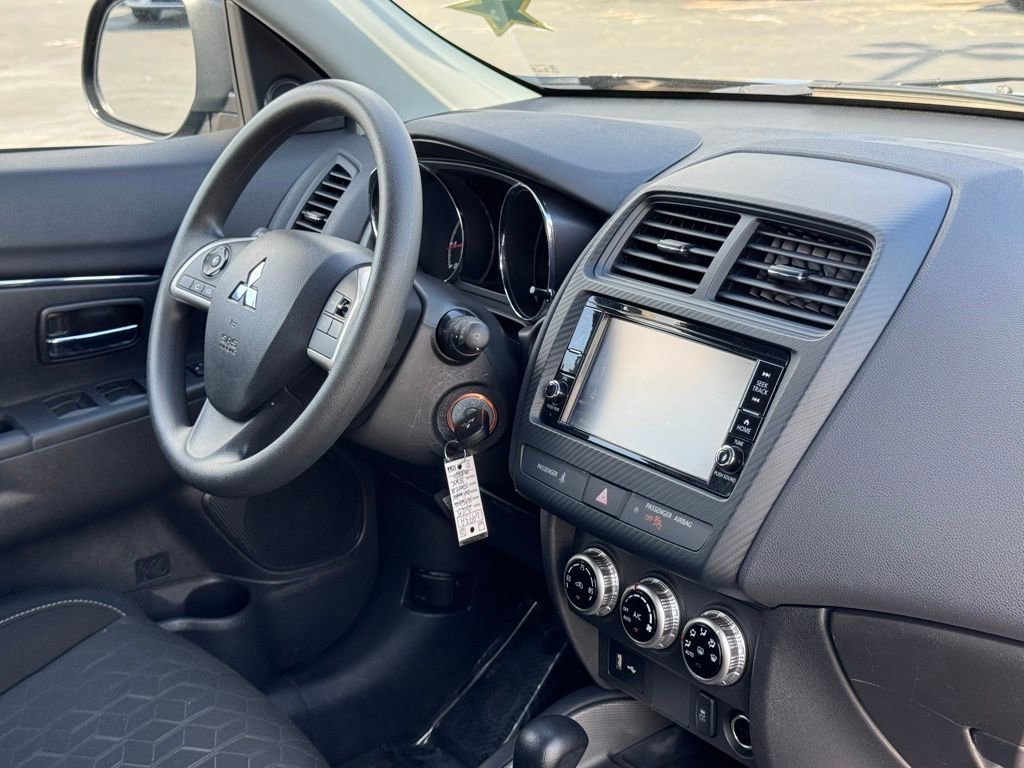 Used 2025 Mitsubishi Outlander Sport ES image 5