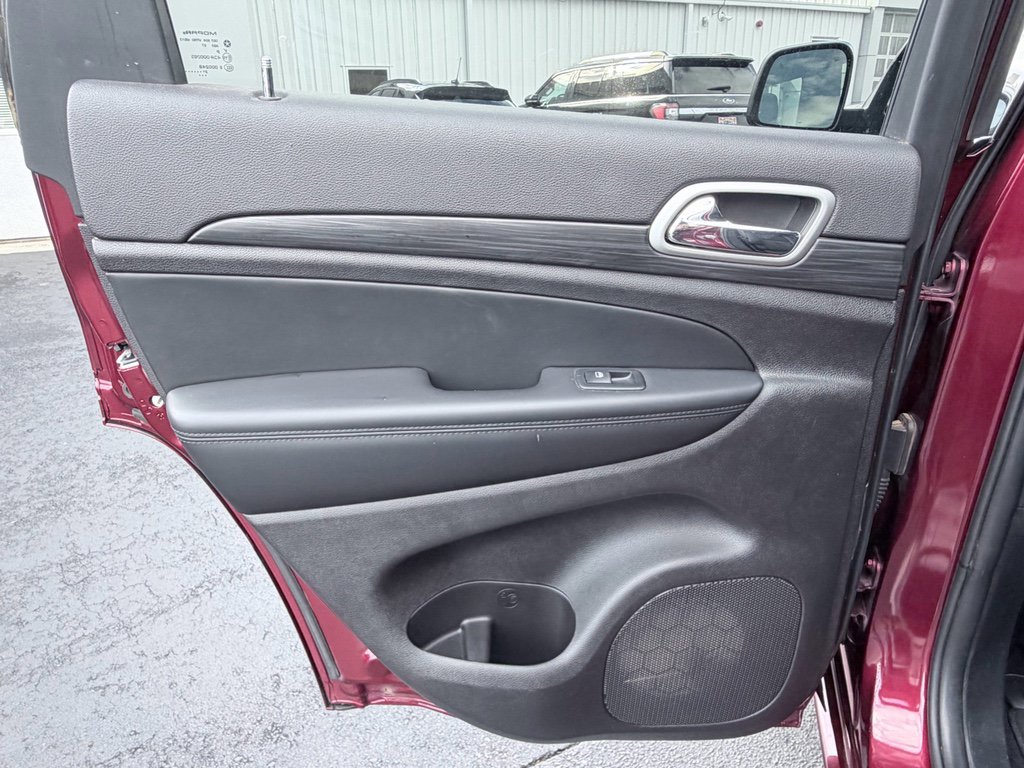 Used 2021 Jeep Grand Cherokee Laredo X image 27