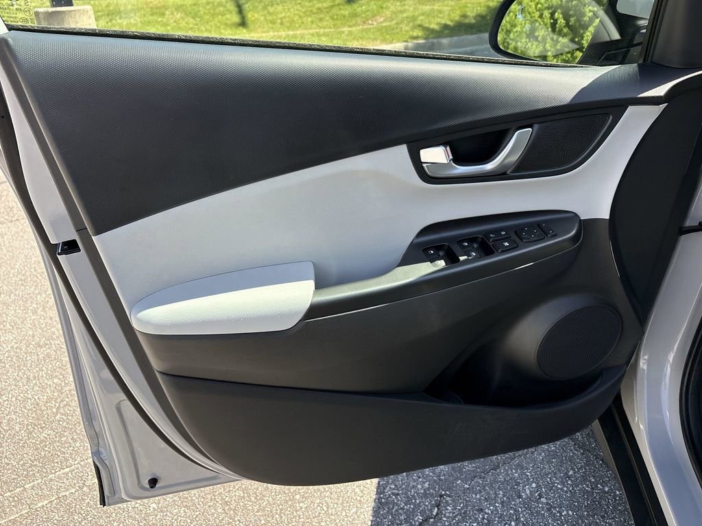 Used 2023 Hyundai Kona SEL w/ Convenience Package AWD/4WD image 24