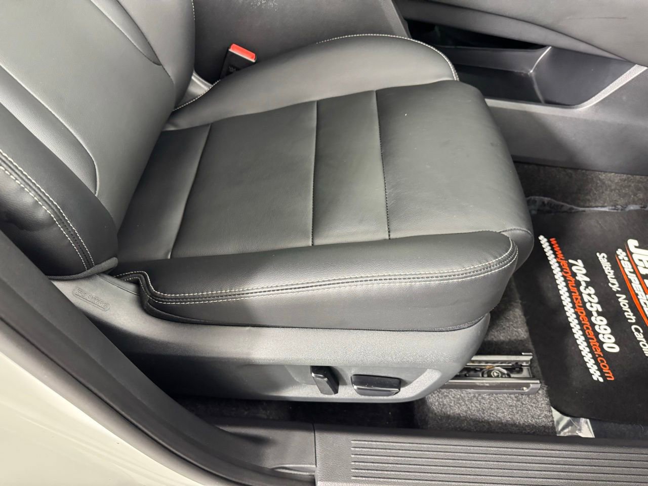 Used 2023 Nissan Rogue SL w/ SL Premium Package image 35