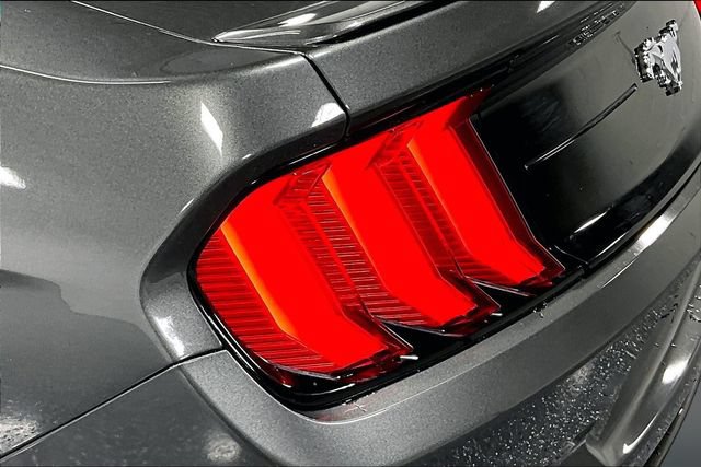 Used 2018 Ford Mustang Coupe w/ Equipment Group 101A RWD image 19