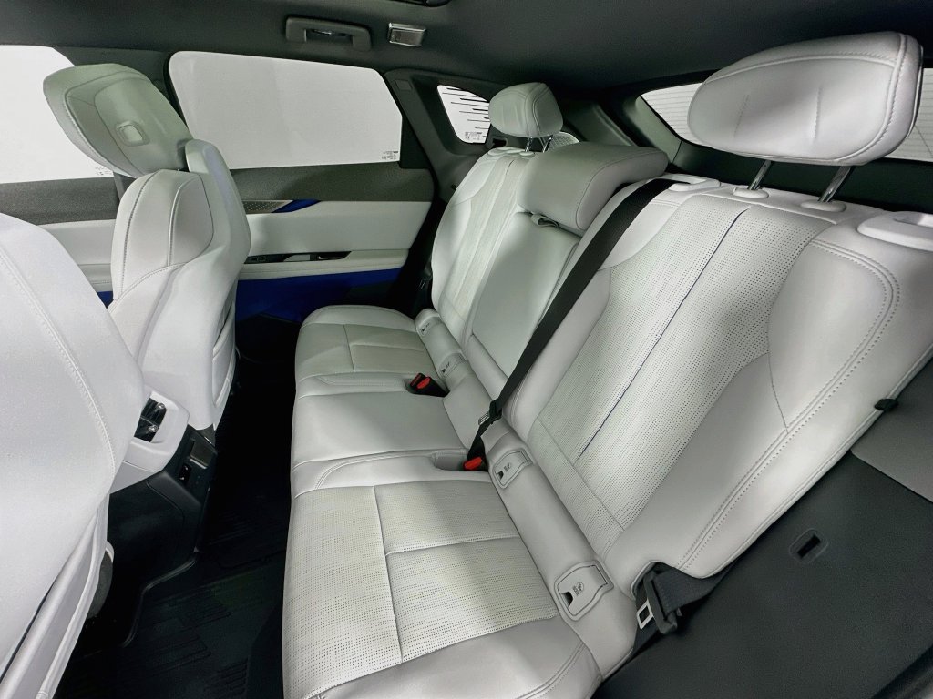 New 2027 Cadillac Optiq Premium Luxury w/ LPO, Floor Liner Package AWD/4WD image 31