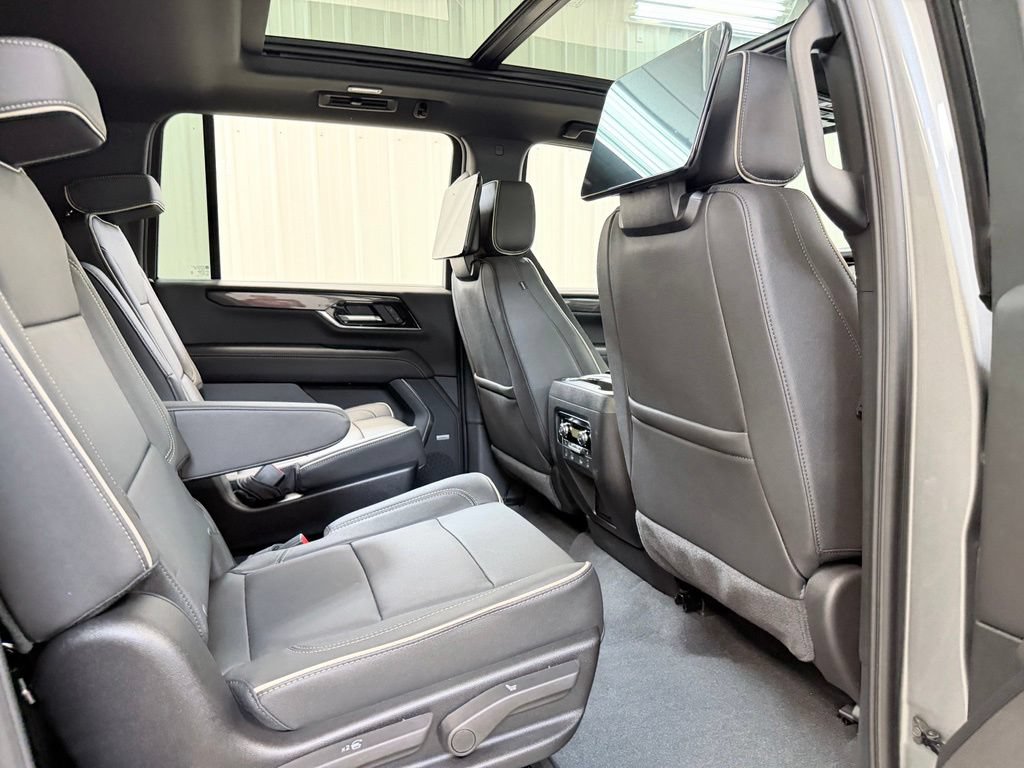 New 2026 GMC Yukon XL Elevation w/ Elevation Premium Package AWD/4WD image 39