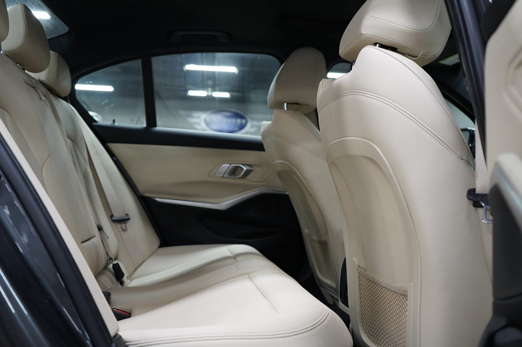 Used 2020 BMW 330i xDrive Sedan w/ Driving Assistance Package AWD/4WD image 19