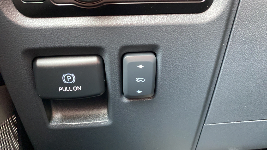 Used 2023 Ford F150 Lariat w/ FX4 Off-Road Package AWD/4WD image 34