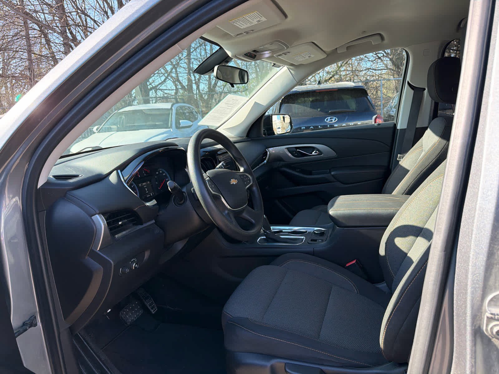 Used 2020 Chevrolet Traverse LS AWD/4WD image 5