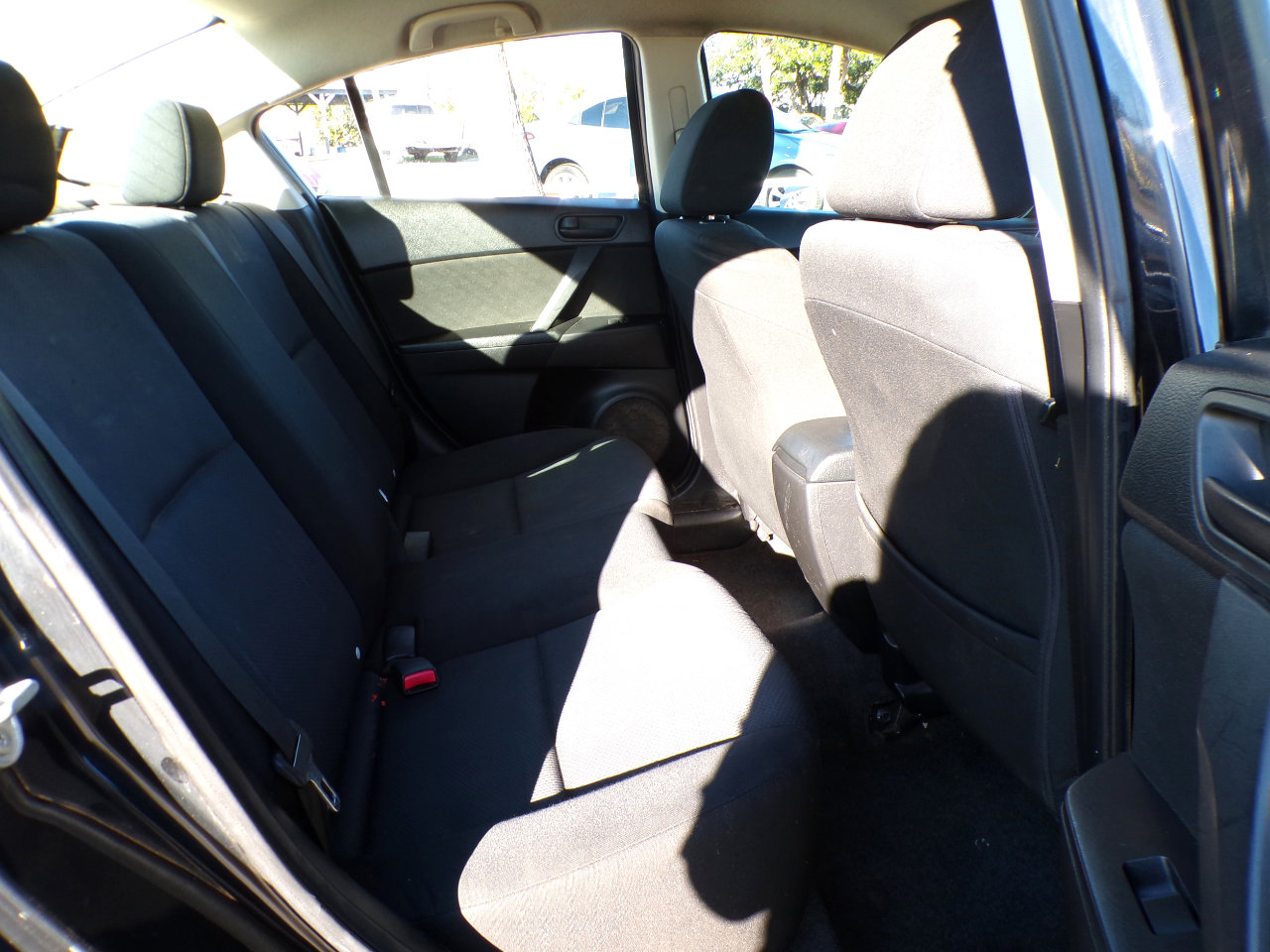 Used 2011 MAZDA MAZDA3 i Sport image 18