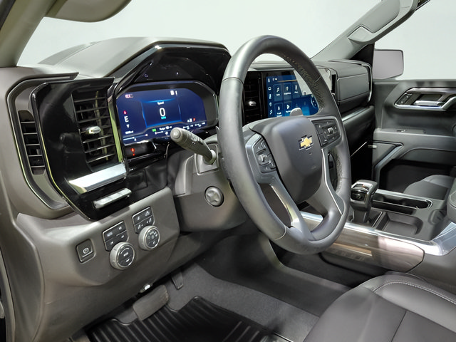 Used 2024 Chevrolet Silverado 1500 LTZ w/ Technology Package AWD/4WD image 24
