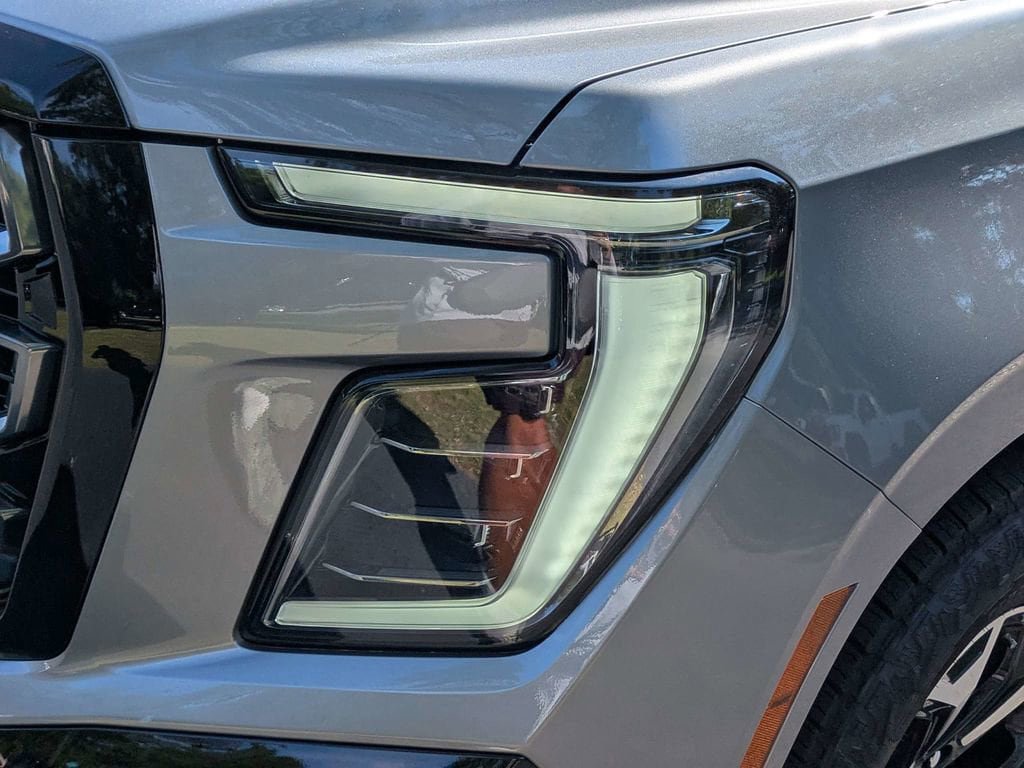 New 2026 GMC Yukon AT4 w/ AT4 Premium Plus Package AWD/4WD image 11