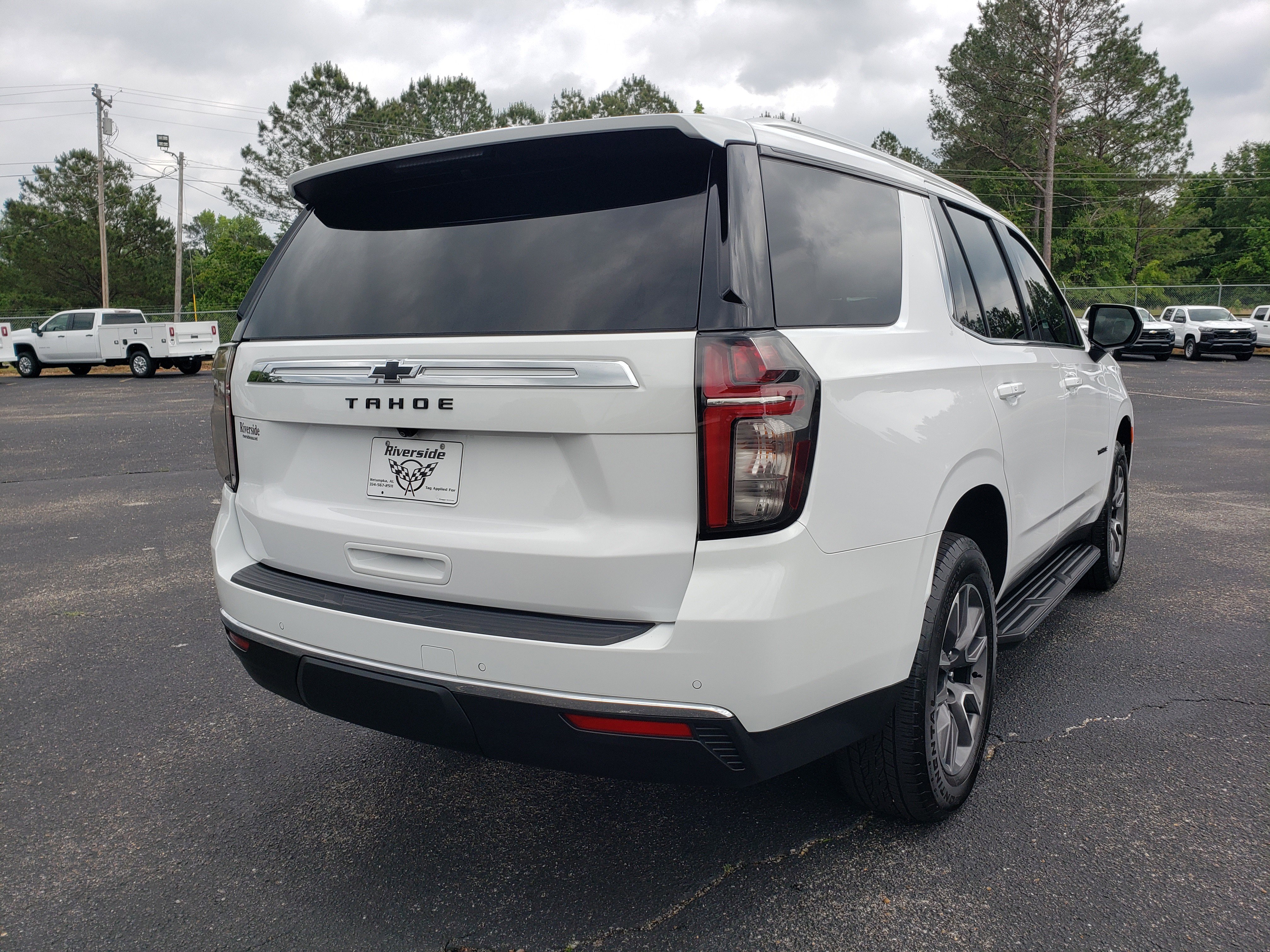 Used 2024 Chevrolet Tahoe LS RWD image 3