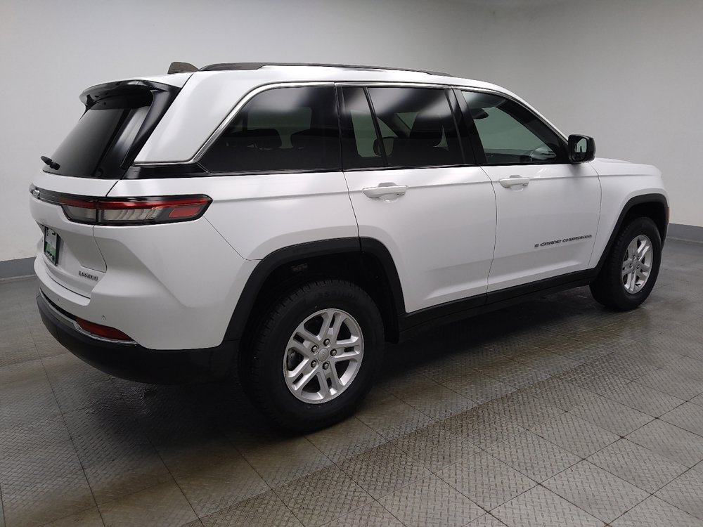 Used 2022 Jeep Grand Cherokee Laredo w/ Luxury Tech Group I AWD/4WD image 11