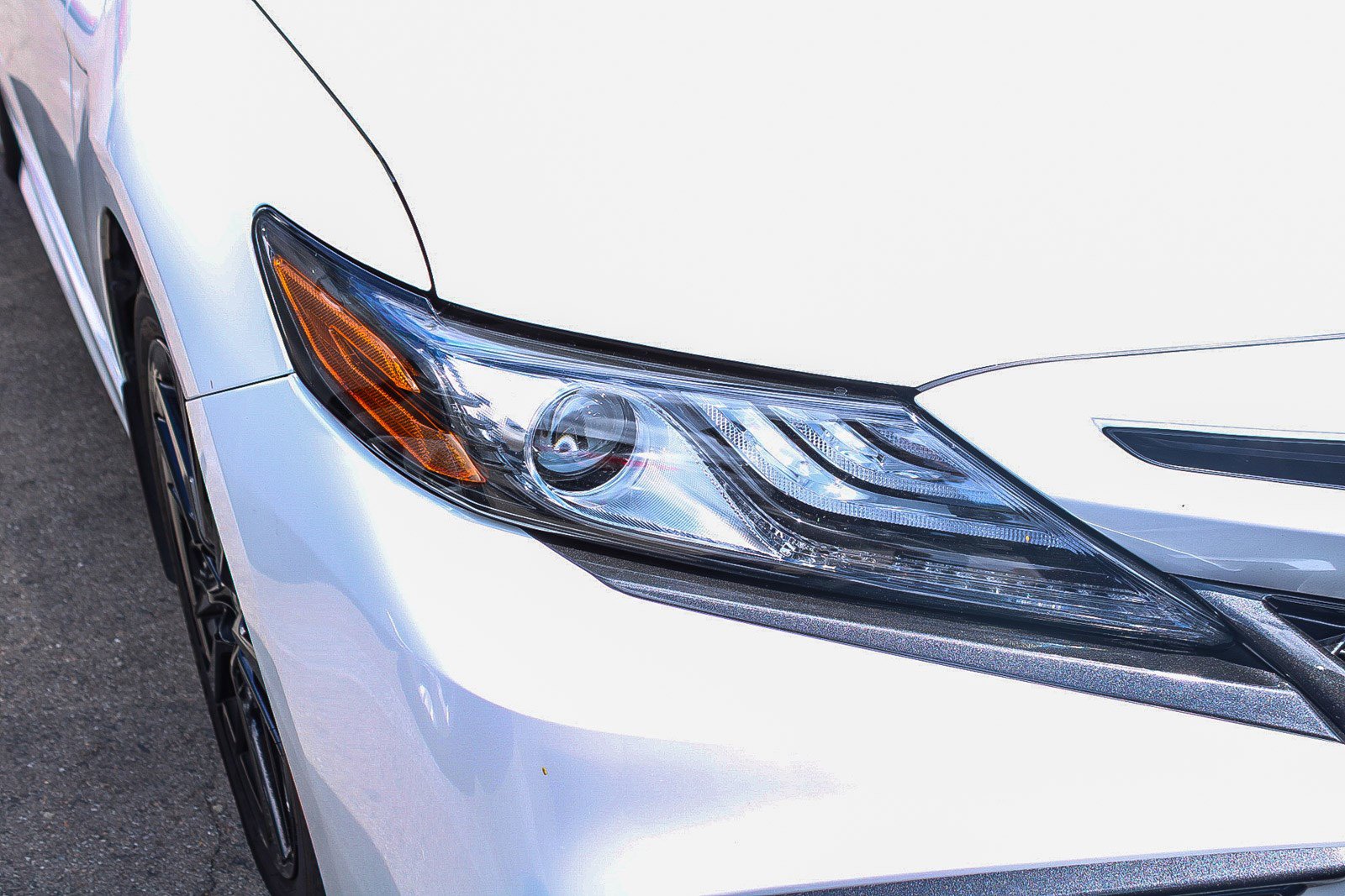 Used 2022 Toyota Camry XSE w/ Navigation Upgrade Package FWD image 5