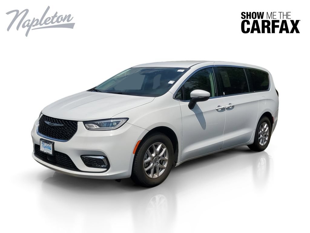 Used 2023 Chrysler Pacifica Touring-L
