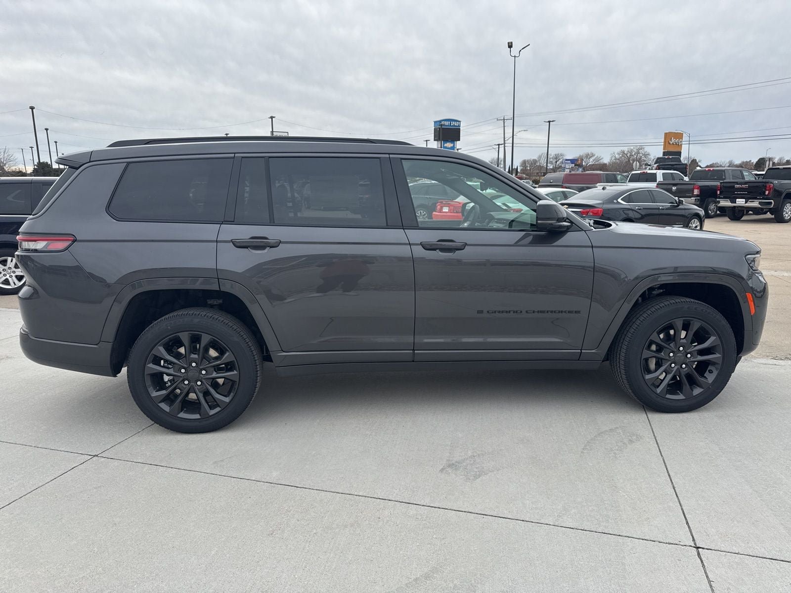 New 2026 Jeep Grand Cherokee L Limited AWD/4WD image 9