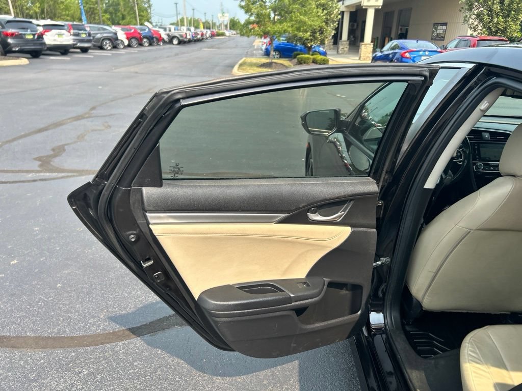 Used 2017 Honda Civic Touring image 27