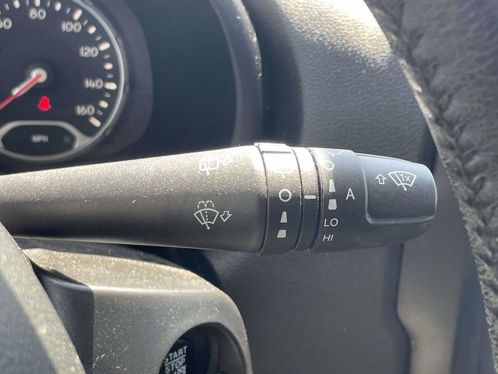 Certified 2020 Jeep Renegade Latitude w/ Popular Equipment Group AWD/4WD image 32