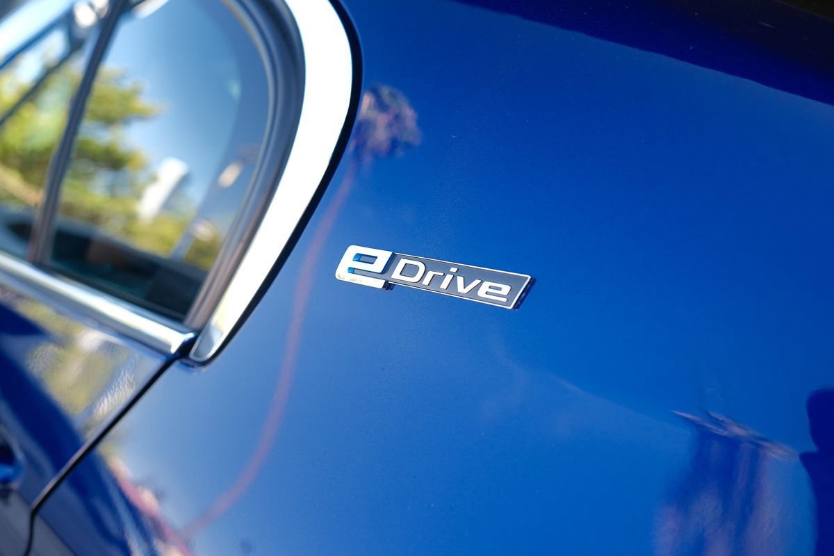 Used 2017 BMW 330e RWD image 62