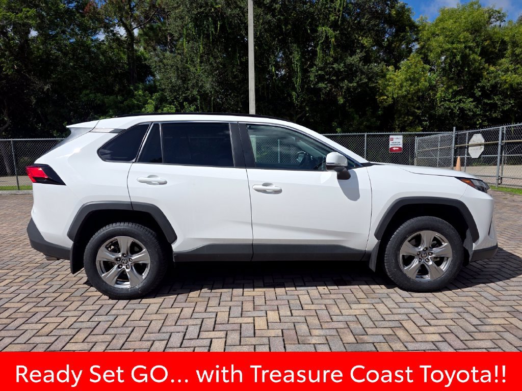 Used 2025 Toyota RAV4 XLE AWD/4WD image 13