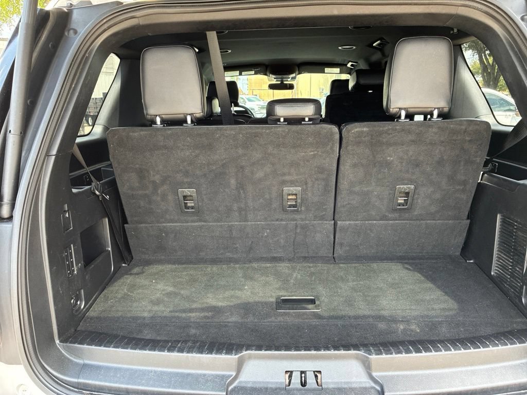 Used 2019 Ford Expedition XLT w/ Equipment Group 202A RWD image 9