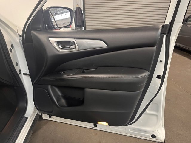 Used 2020 Nissan Pathfinder SL image 12