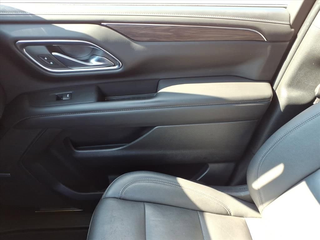 Used 2023 Chevrolet Suburban LT image 31