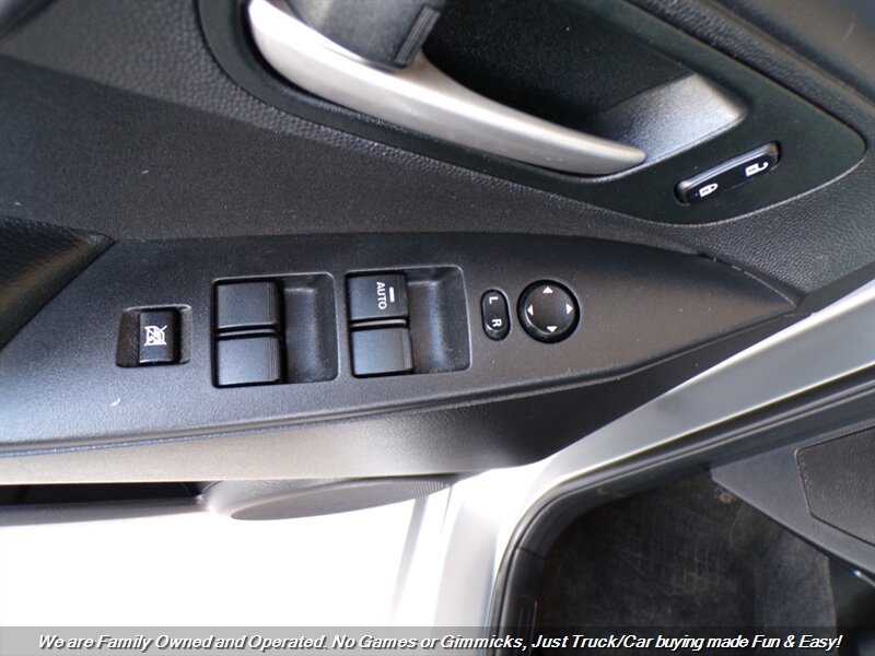 Used 2011 MAZDA MAZDA3 i Touring FWD image 11