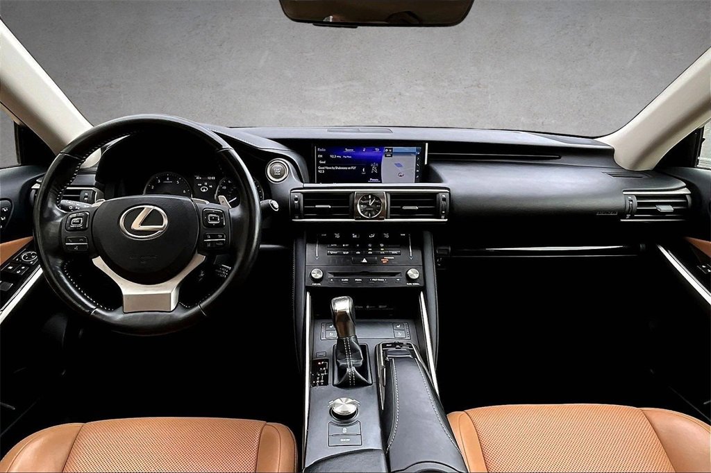 Used 2018 Lexus IS 300 AWD image 7