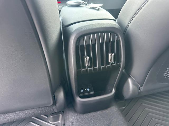New 2026 Hyundai Kona SEL Premium image 11