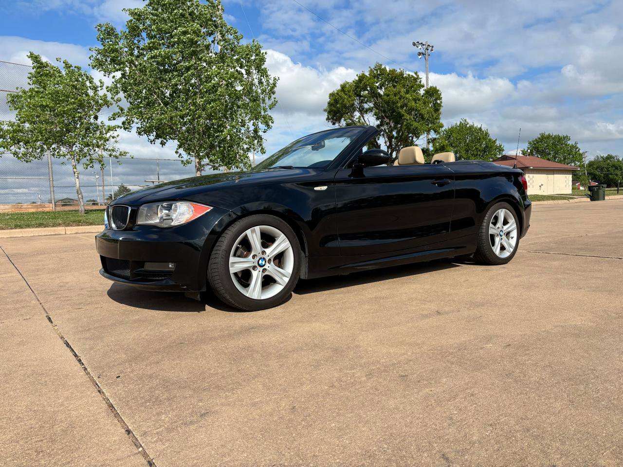 Used 2009 BMW 128i Convertible RWD image 2