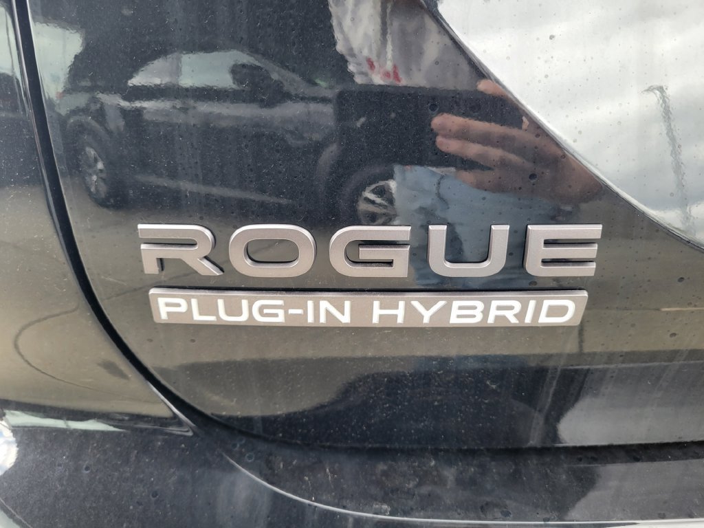 New 2026 Nissan Rogue SL w/ Family Package AWD/4WD image 7