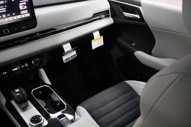 New 2026 Mitsubishi Outlander SE image 22