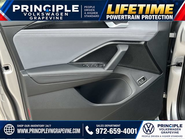 New 2026 Volkswagen Tiguan SE FWD image 9