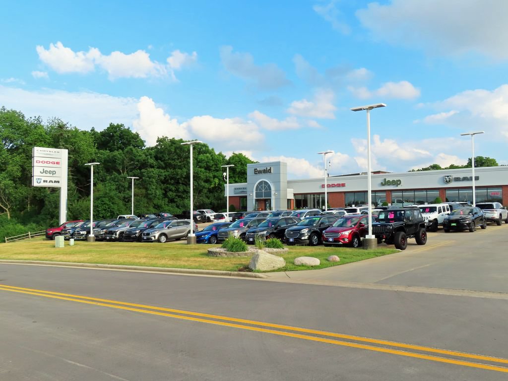 Used 2021 Ford Explorer XLT AWD/4WD image 9