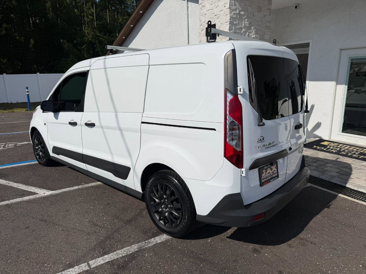 Used 2016 Ford Transit Connect XLT FWD image 11
