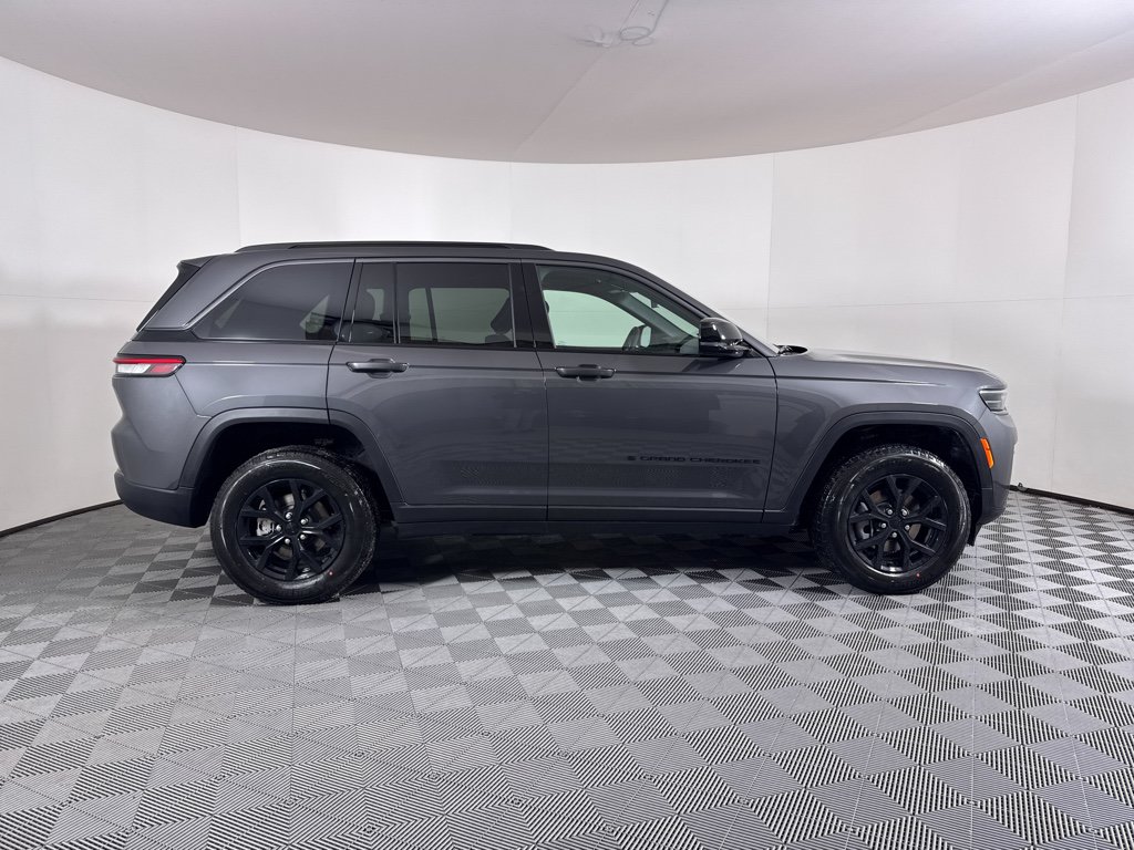 New 2026 Jeep Grand Cherokee Altitude AWD/4WD image 16