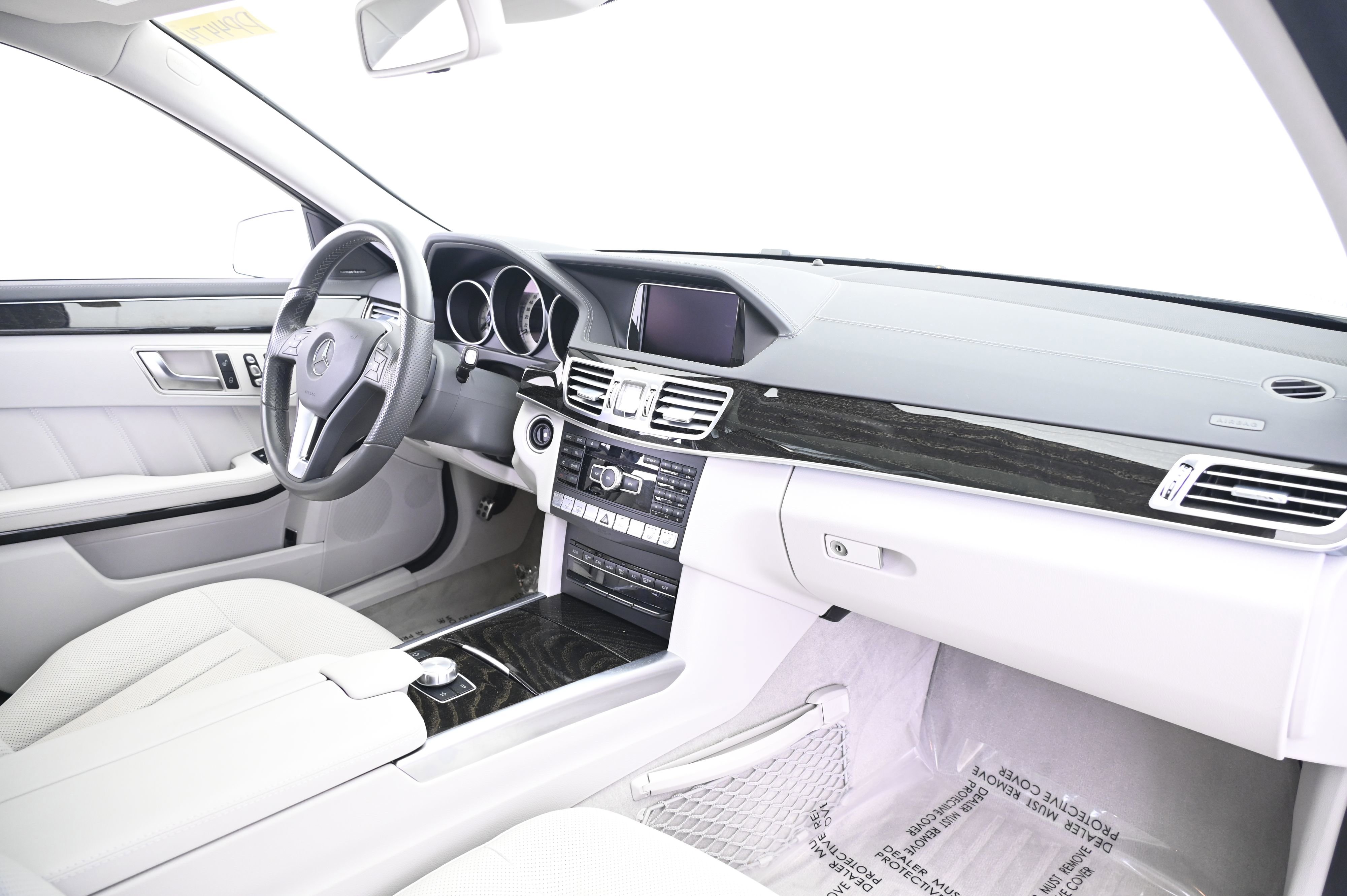 Used 2015 Mercedes-Benz E 400 4MATIC Sedan image 22