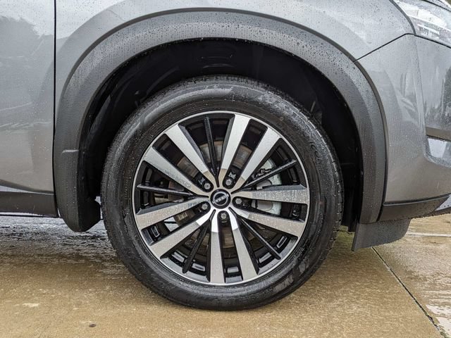 Used 2024 Nissan Pathfinder Platinum FWD image 11
