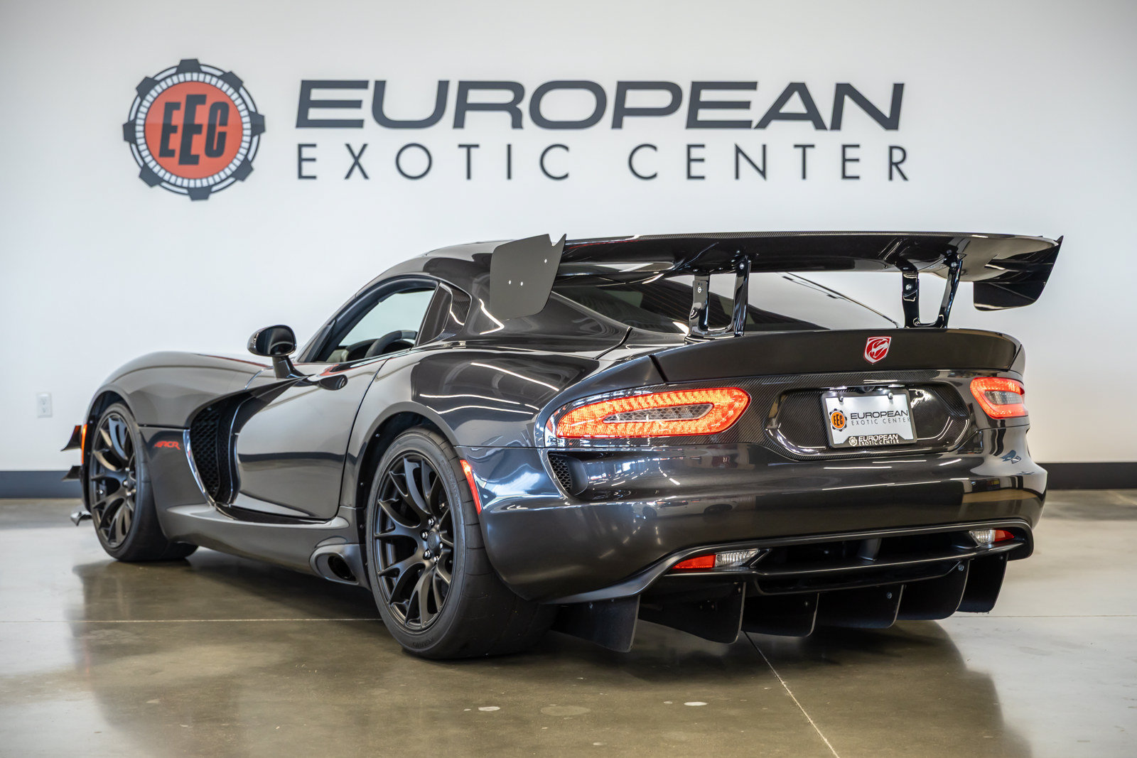 Used 2016 Dodge Viper ACR w/ Exterior Carbon Fiber Package RWD image 8