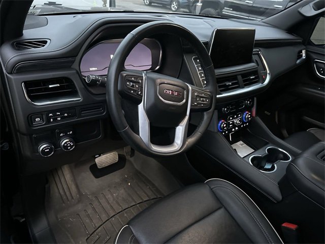 Used 2023 GMC Yukon SLT w/ SLT Luxury Package image 6