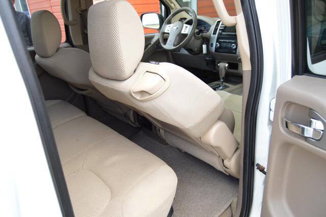 Used 2013 Nissan Frontier SV AWD/4WD image 41