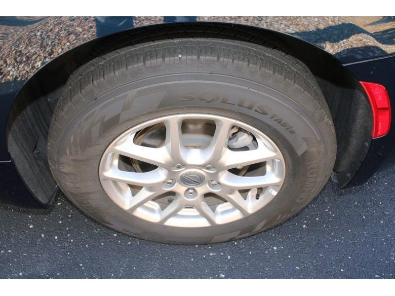 Used 2025 Chrysler Pacifica Select image 8