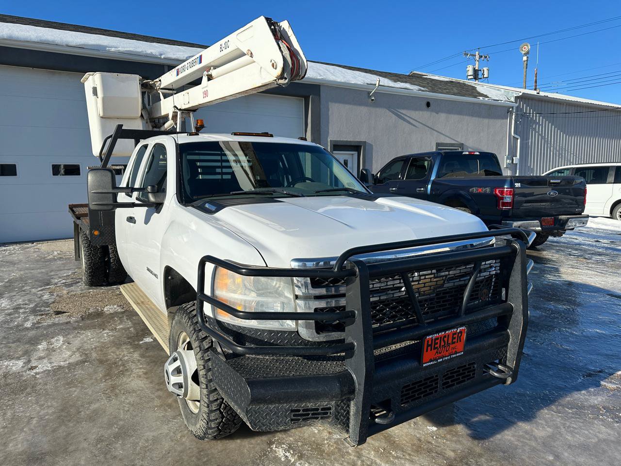Used 2011 Chevrolet Silverado 3500 W/T AWD/4WD image 2